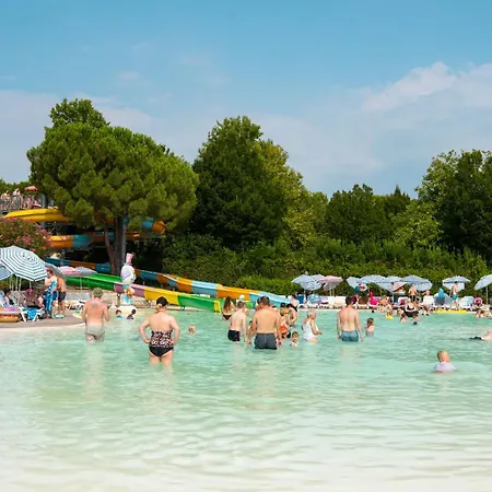 Bella Italia Tatil parkı