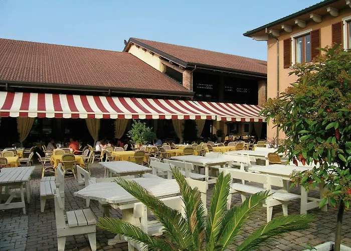 База отдыха Bella Italia Пескьера-дель-Гарда